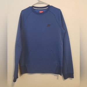 NWOT Men's Nike Pullover. Size Small.